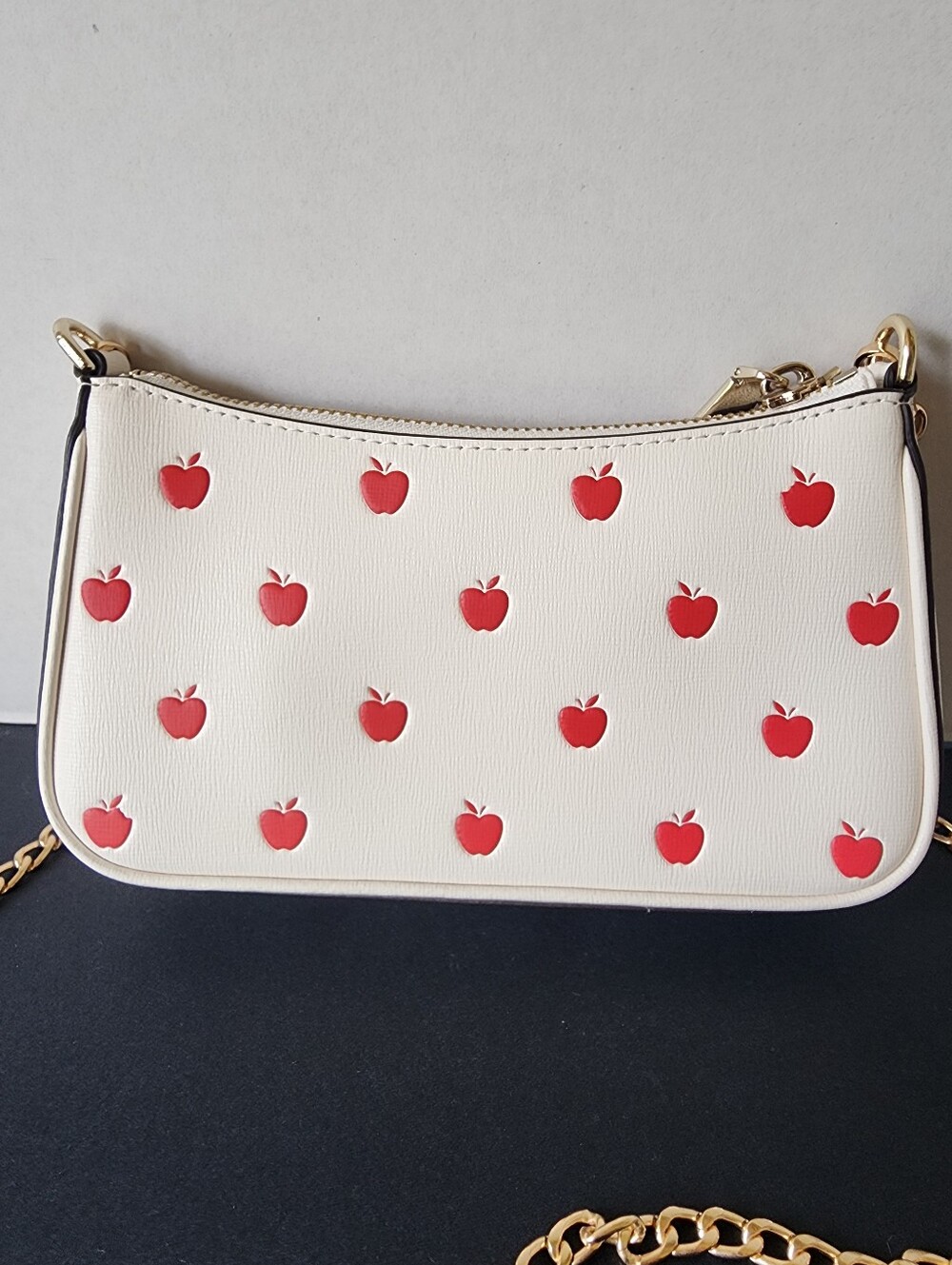 Kate Spade X Disney Snow White Apple Print Crossbody, EUC - Picture 2 of 7
